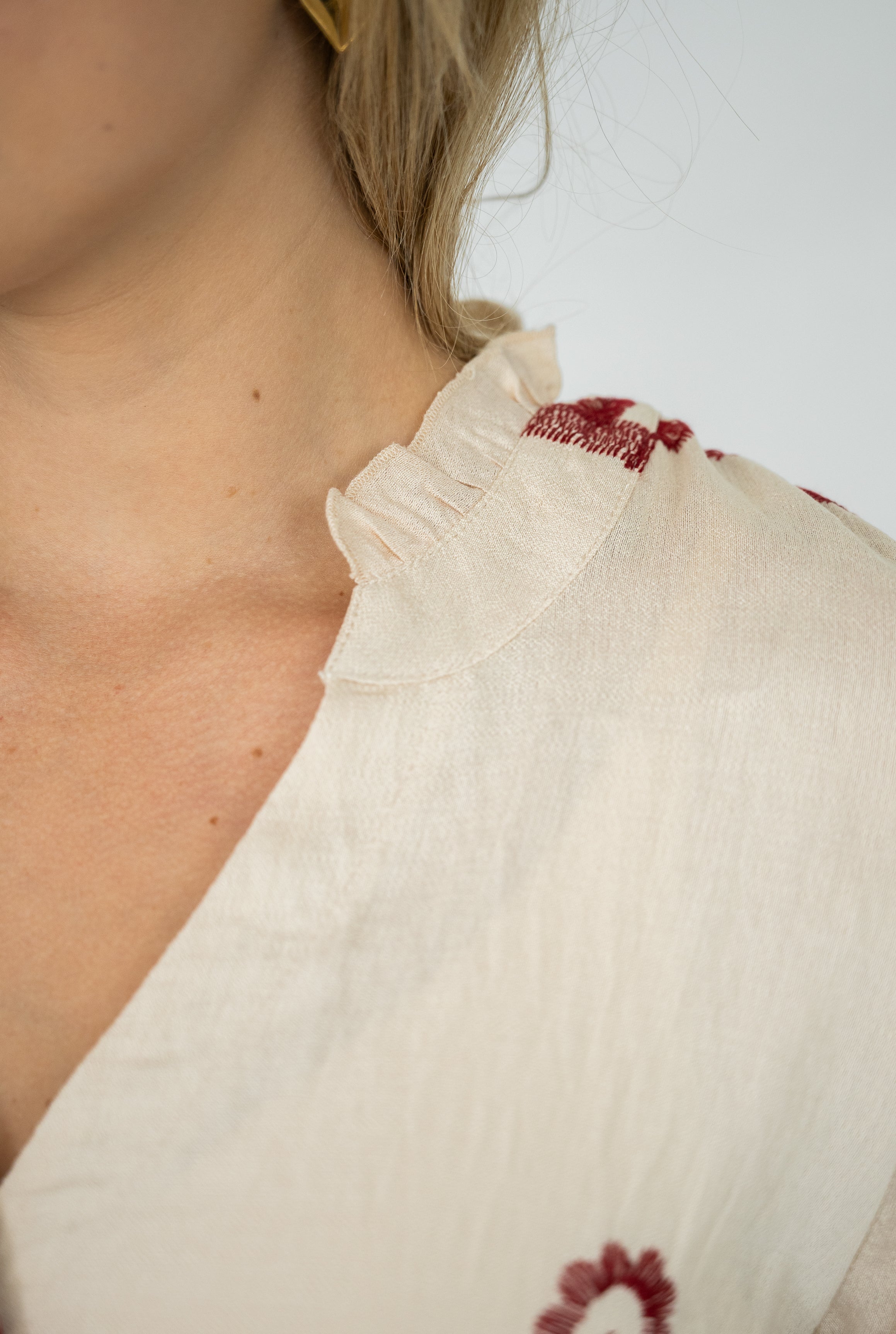 Juliette Shirt | Crm-Red